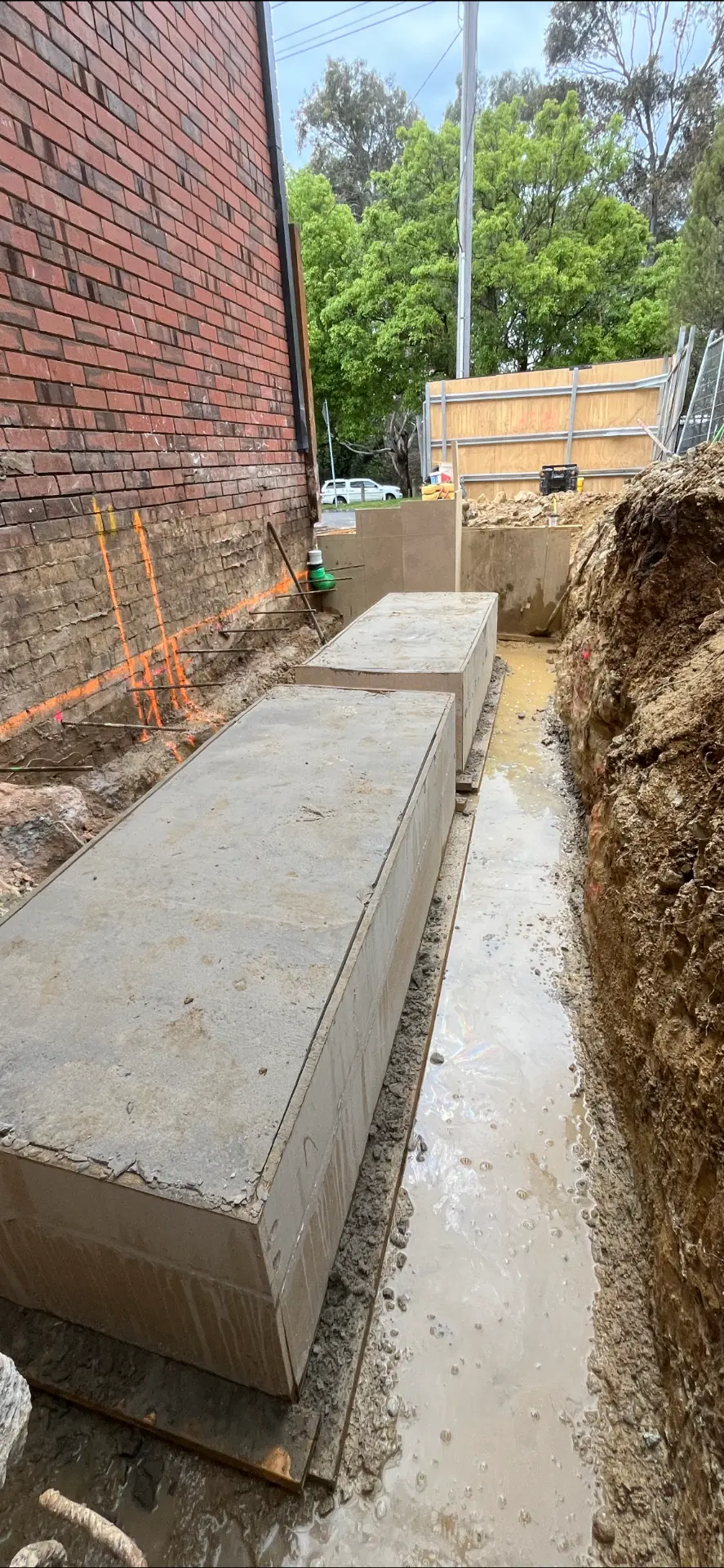 Footings and drainage — Boundary footings formed and poured with drainage set out in tight access